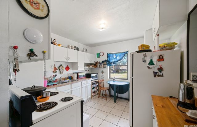 211 Dowman St, Schertz, TX 78154