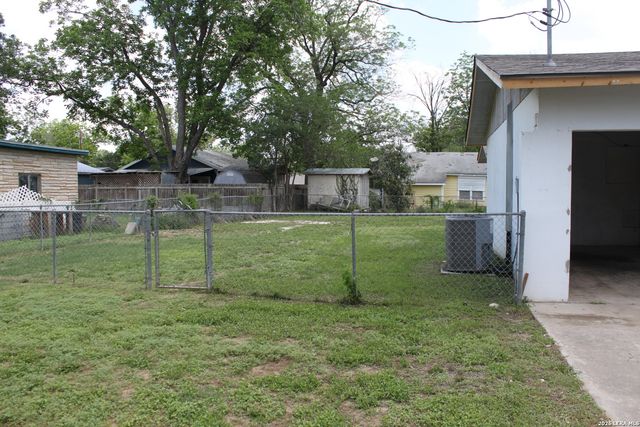 211 Dowman St, Schertz, TX 78154