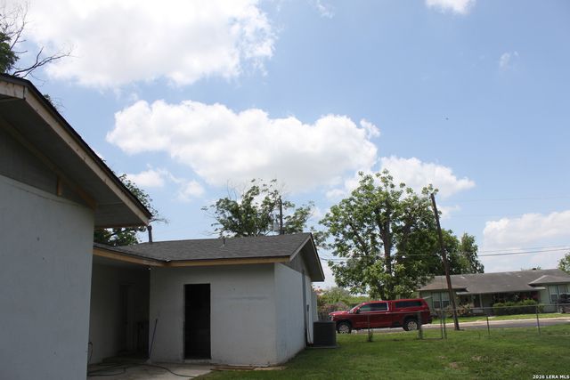 211 Dowman St, Schertz, TX 78154