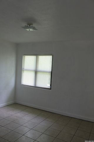 211 Dowman St, Schertz, TX 78154