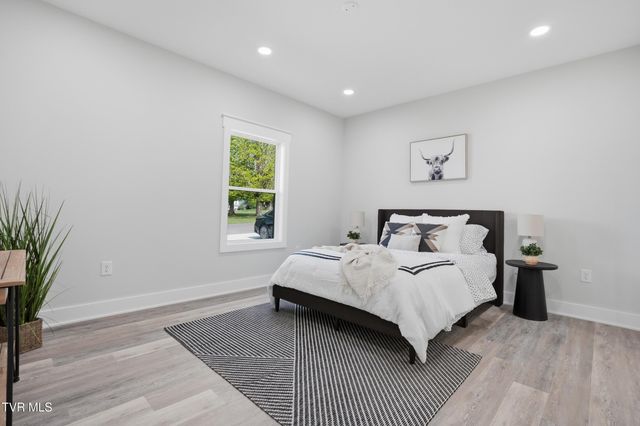 112 Lamont Road, Bristol, VA 24201