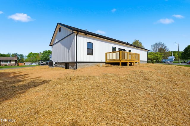 112 Lamont Road, Bristol, VA 24201