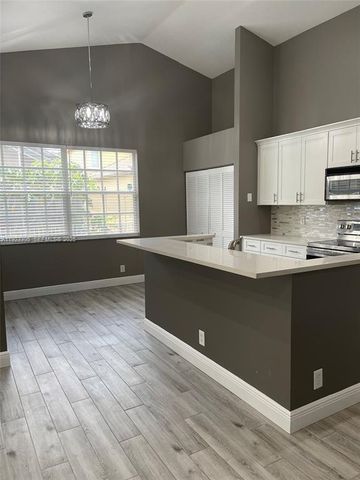 1018 NW 116th Ave, Coral Springs, FL 33071