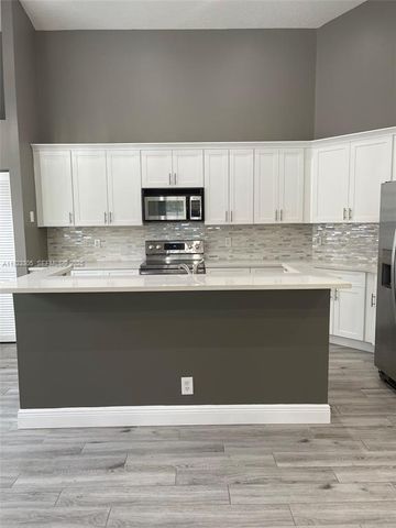 1018 NW 116th Ave, Coral Springs, FL 33071