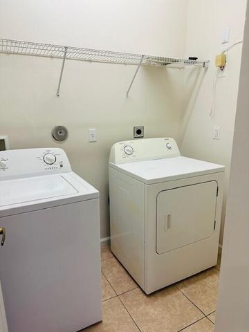 4390 Berkshire Wharf Drive, Lake Worth, FL 33461