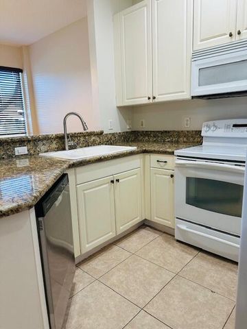 4390 Berkshire Wharf Drive, Lake Worth, FL 33461