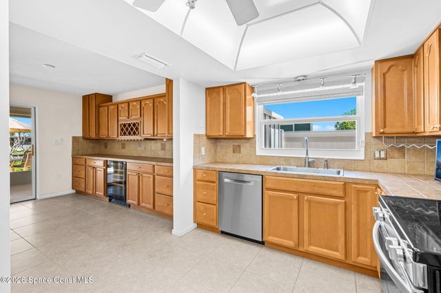 27 Westview Lane, Cocoa Beach, FL 32931