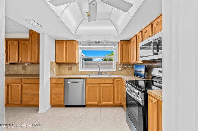 27 Westview Lane, Cocoa Beach, FL 32931