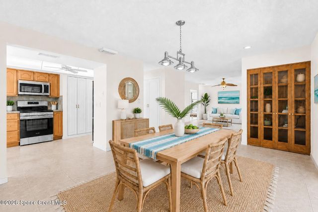 27 Westview Lane, Cocoa Beach, FL 32931