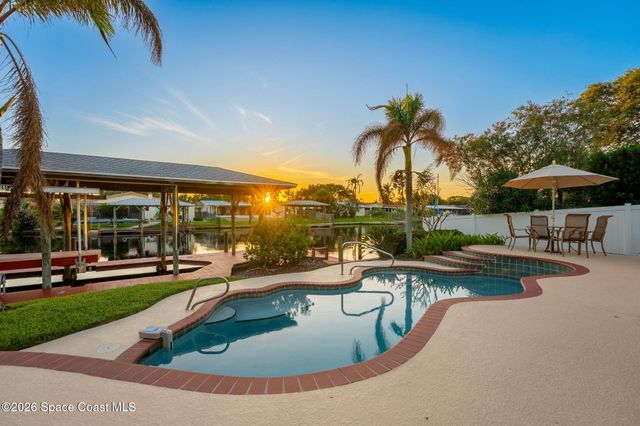 27 Westview Lane, Cocoa Beach, FL 32931
