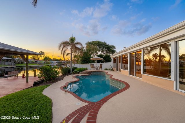 27 Westview Lane, Cocoa Beach, FL 32931