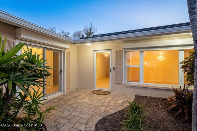 27 Westview Lane, Cocoa Beach, FL 32931