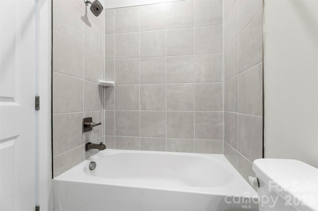 1049 Simcoe Lane, Charlotte, NC 28217