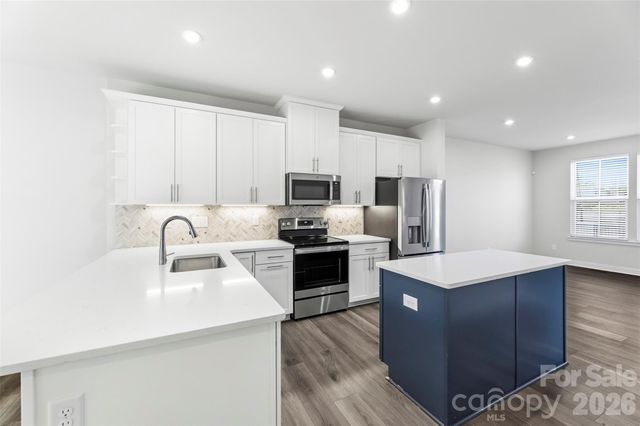 1049 Simcoe Lane, Charlotte, NC 28217