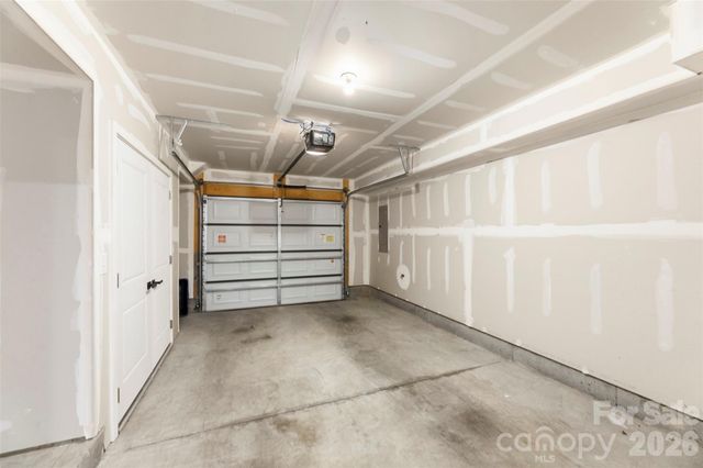 1049 Simcoe Lane, Charlotte, NC 28217