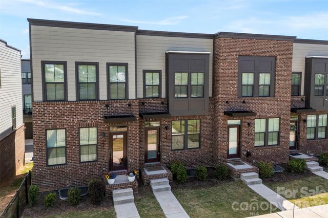 1049 Simcoe Lane, Charlotte, NC 28217