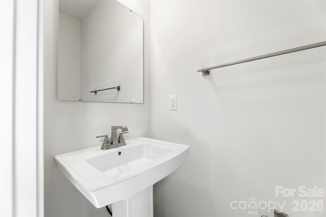 1049 Simcoe Lane, Charlotte, NC 28217