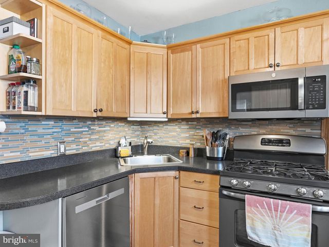 214 SPRUCE ST, Audubon, NJ 08106