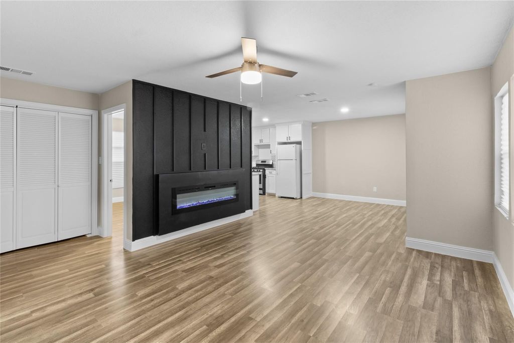 2907 Clinton Avenue, Fort Worth, TX 76106 — photo 2