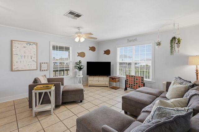 3 Scallop Dr, Rockport, TX 78382