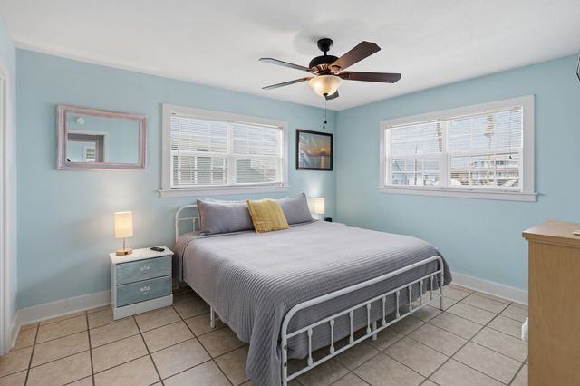 3 Scallop Dr, Rockport, TX 78382