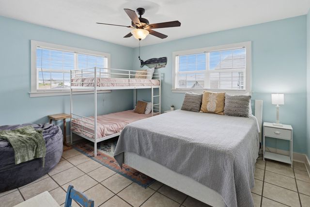 3 Scallop Dr, Rockport, TX 78382