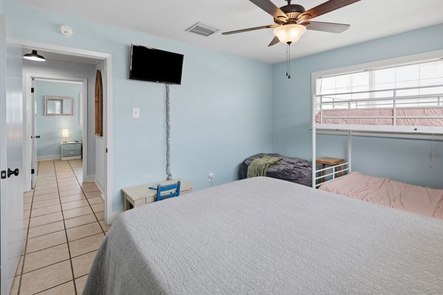 3 Scallop Dr, Rockport, TX 78382