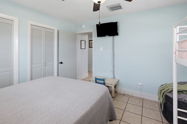 3 Scallop Dr, Rockport, TX 78382
