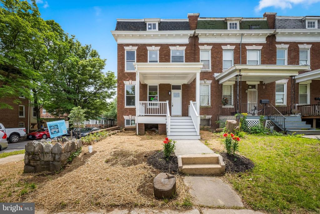 815 E 33RD ST, Baltimore, MD 21218