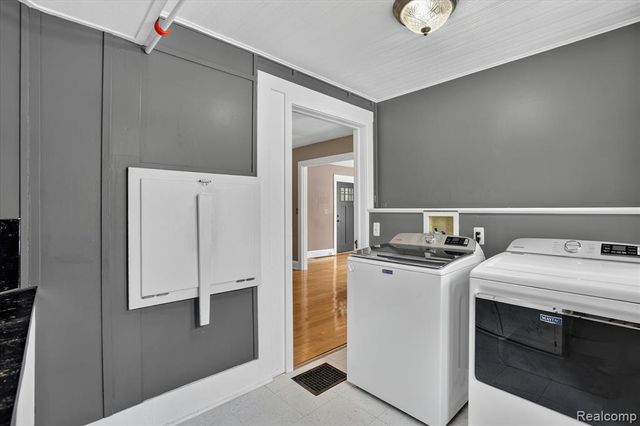 410 S Center Street, Howell, MI 48843