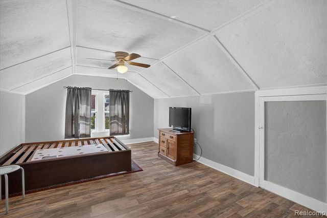 410 S Center Street, Howell, MI 48843