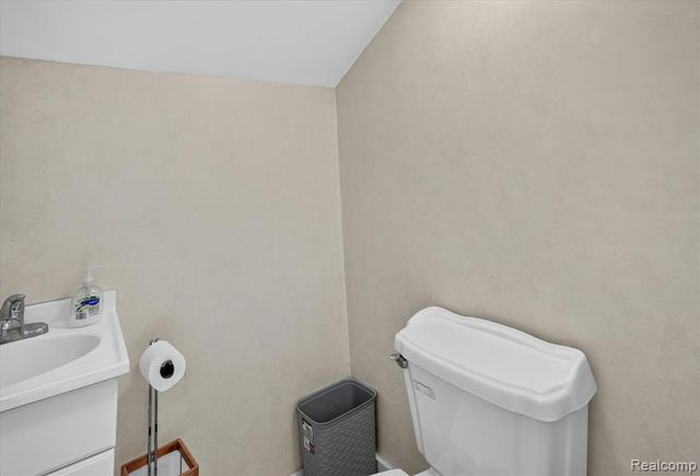 410 S Center Street, Howell, MI 48843