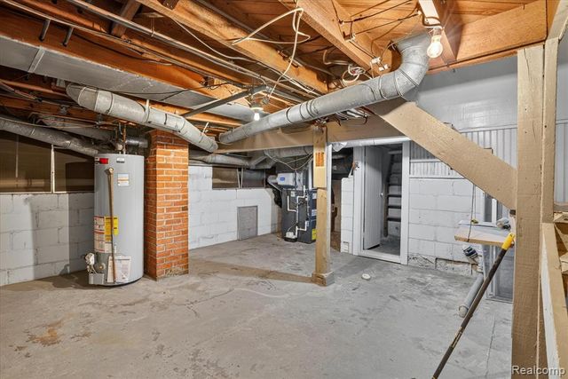 410 S Center Street, Howell, MI 48843