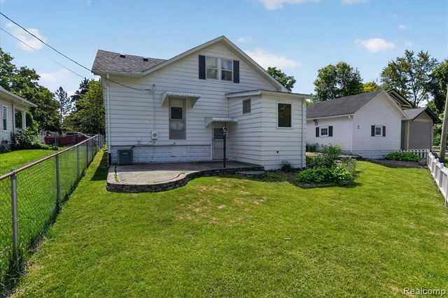 410 S Center Street, Howell, MI 48843