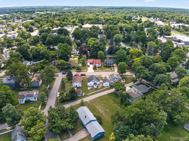 410 S Center Street, Howell, MI 48843
