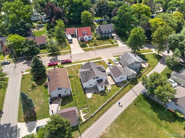 410 S Center Street, Howell, MI 48843