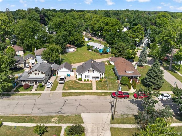 410 S Center Street, Howell, MI 48843