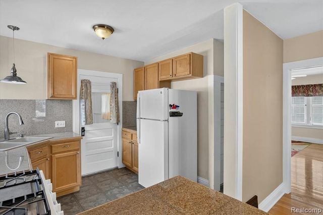 410 S Center Street, Howell, MI 48843