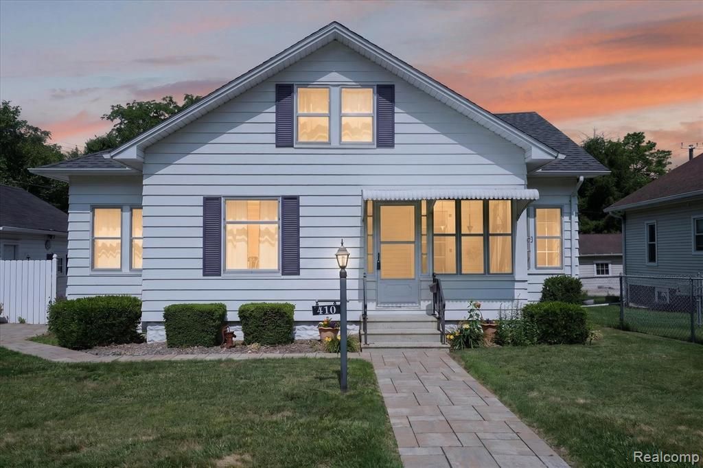 410 S Center Street, Howell, MI 48843