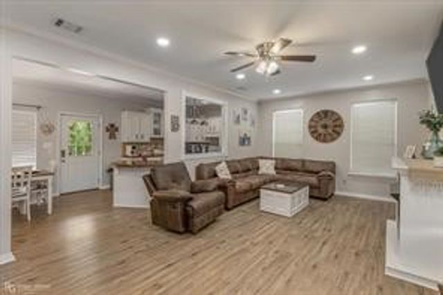 6339 Westwood Road, Shreveport, LA 71129
