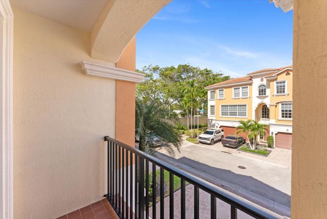 604 NE Francesca Lane, Boca Raton, FL 33487
