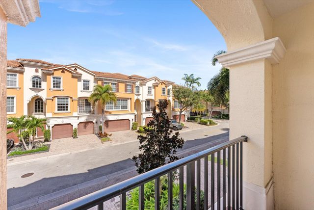 604 NE Francesca Lane, Boca Raton, FL 33487