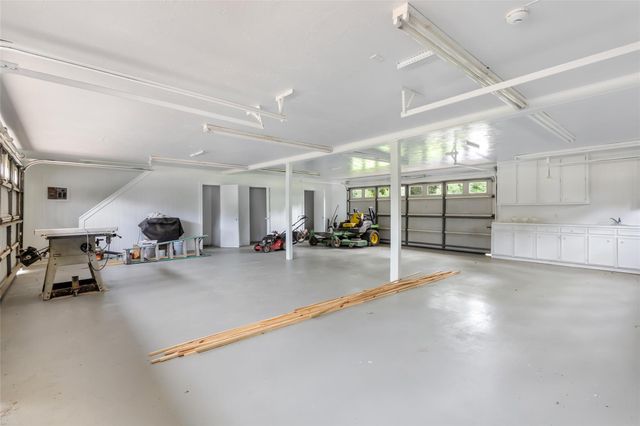 1331 County Road 2071, Hull, TX 77564