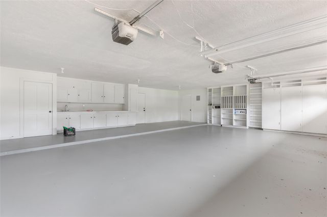 1331 County Road 2071, Hull, TX 77564