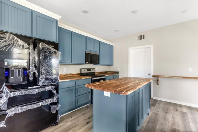 1331 County Road 2071, Hull, TX 77564