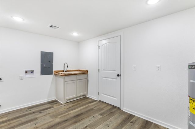 1331 County Road 2071, Hull, TX 77564