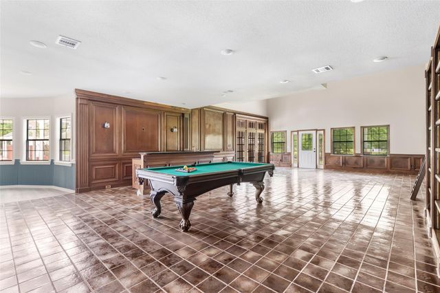 1331 County Road 2071, Hull, TX 77564