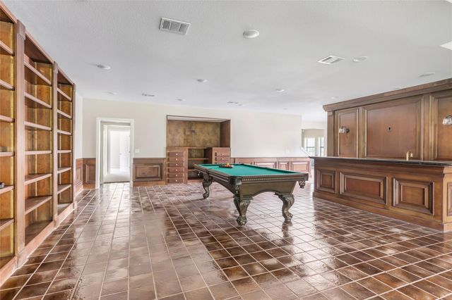 1331 County Road 2071, Hull, TX 77564