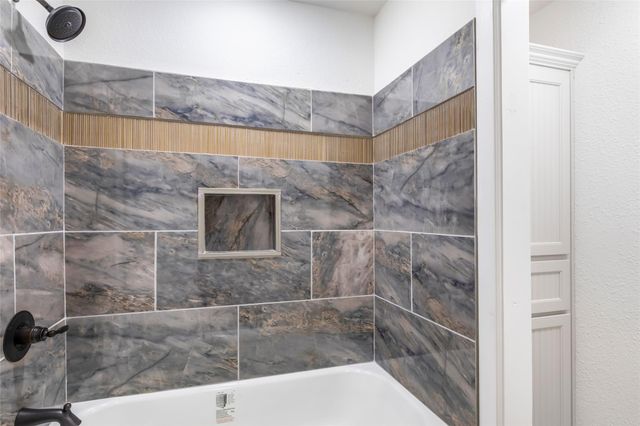 1331 County Road 2071, Hull, TX 77564