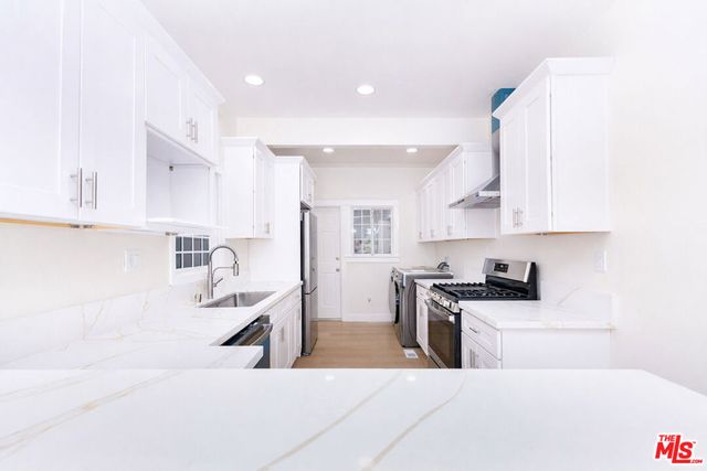 1205 Oak Hill Avenue, South Pasadena, CA 91030